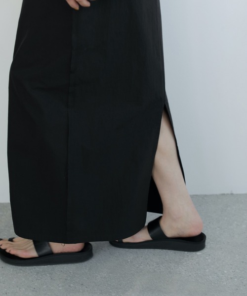 anuke(アンヌーク)の「Cutoff Straight Skirt(スカート・レディース・ホワイト/ブラック・36inch/38inch)」の4枚目の写真