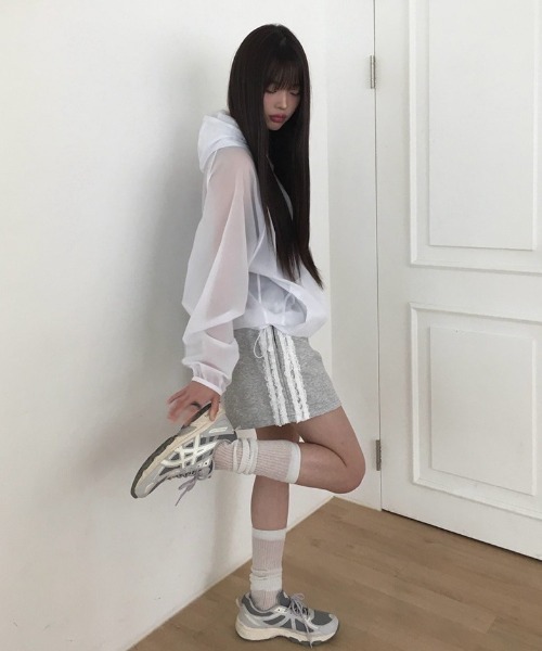 anyonemore（エニワンモア）の「サイドレースラインショートトレーニングパンツ（スウェットパンツ・レディース・ネイビー/グレー/ブラック・MEDIUM/LARGE）」の17枚目の写真