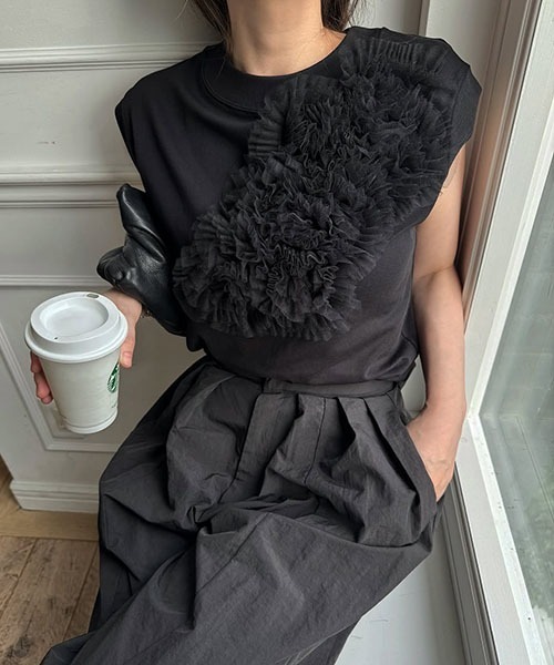 WILLFULLY（ウィルフリー）の「french sleeve tulle motif tops（Tシャツ/カットソー・レディース・グレー系その他/ホワイト/ブラック・FREE）」の2枚目の写真