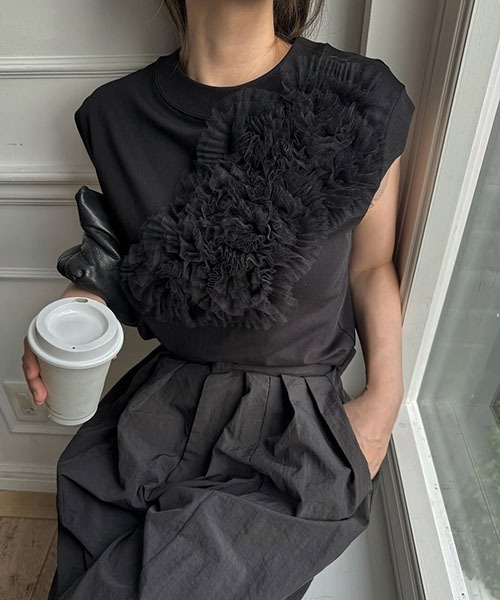 WILLFULLY（ウィルフリー）の「french sleeve tulle motif tops（Tシャツ/カットソー・レディース・グレー系その他/ホワイト/ブラック・FREE）」の4枚目の写真