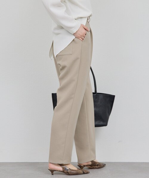 GALLARDAGALANTE(ガリャルダガランテ)の「【シワになりにくい】ジャージーテーパードパンツ(その他パンツ・レディース・アイボリー/グレイッシュベージュ/ブラック・0/1/2)」の11枚目の写真