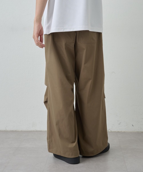COLONY 2139(コロニートゥーワンスリーナイン)の「パラシュートパンツ(その他パンツ・メンズ・ブラック/カーキ・MEDIUM/LARGE)」の21枚目の写真