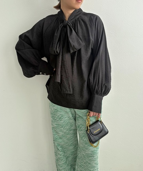 LHELBIE(レルビエ)の「ビッグボウタイ2WAYブラウス(シャツ/ブラウス・レディース・ブラウン/ブラック/オフホワイト・M)」の13枚目の写真