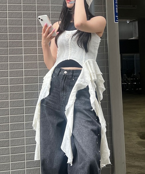 Figments（フィグメンツ）の「メタルバッジサイドフリルキャミ（キャミソール・レディース・ホワイト/ブラック・FREE）」の4枚目の写真