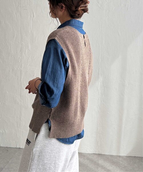 LBC(エルビーシー)の「ウール混ケーブル2WAYニットベスト(ベスト・レディース・ブラック/ベージュ/グレー/オフホワイト・M)」の22枚目の写真