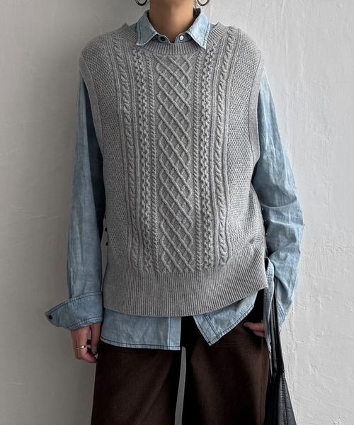 LBC(エルビーシー)の「ウール混ケーブル2WAYニットベスト(ベスト・レディース・ブラック/ベージュ/グレー/オフホワイト・M)」の17枚目の写真