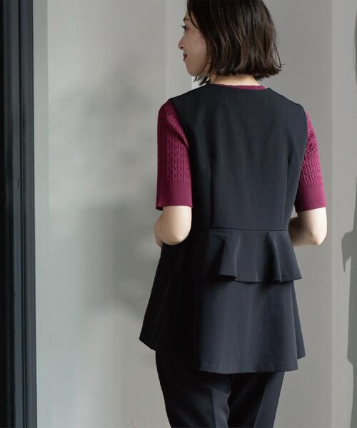 OPAQUE.CLIP（オペークドットクリップ）の「フリルペプラムジレ/セットアップ対応可【洗濯機洗い可】（ベスト・レディース・キャメル/ブラック・40/38/36/42）」の6枚目の写真