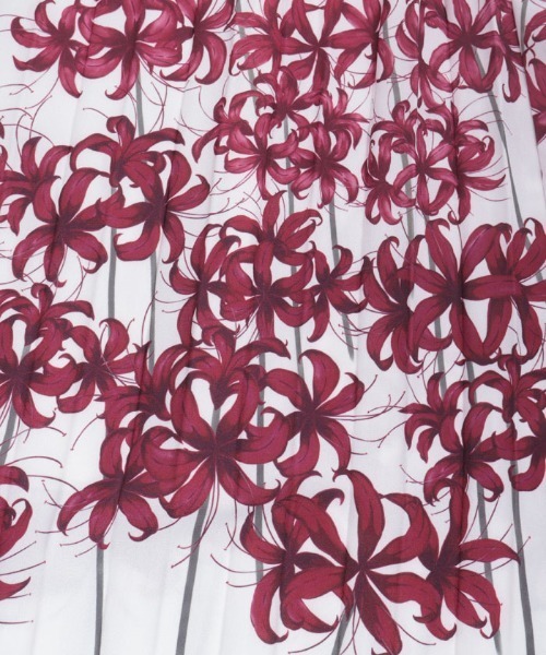 axes femme（アクシーズファム）の「彼岸花柄プリーツジャンスカ