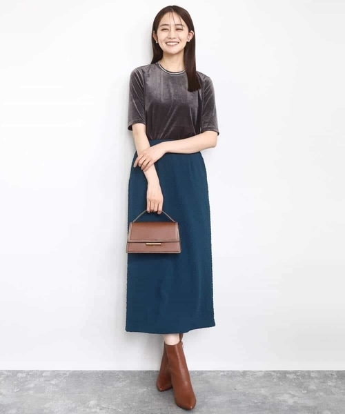 MK MICHEL KLEIN（エムケーミッシェルクラン）の「シアーベロアTシャツ/洗える（Tシャツ/カットソー・レディース・ブルー/グレイッシュベージュ/ダークグレー/ブルー系その他・38）」の22枚目の写真