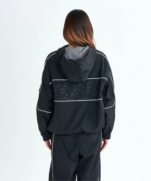 ROXY（ロキシー）の「HAVING FUN JACKET/ロキシー撥水加工ドローコード付きナイロンジャケット・ブルゾン（ブルゾン・レディース・ブラック/ベージュ・LARGE/MEDIUM/SMALL）」の3枚目の写真