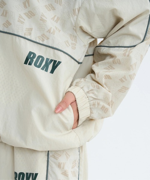 ROXY（ロキシー）の「HAVING FUN JACKET/ロキシー撥水加工ドローコード付きナイロンジャケット・ブルゾン（ブルゾン・レディース・ブラック/ベージュ・LARGE/MEDIUM/SMALL）」の6枚目の写真