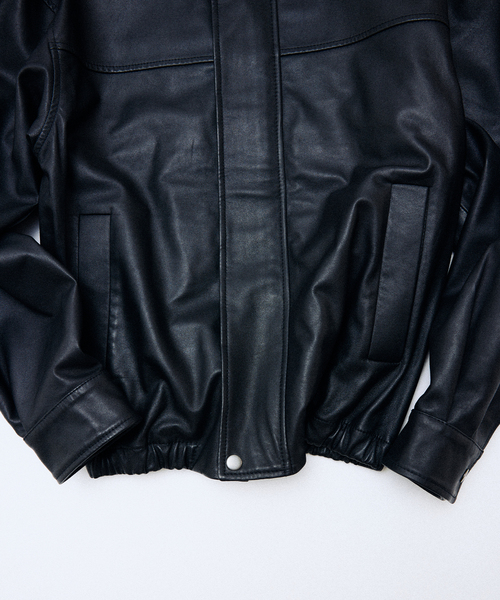 JOURNAL STANDARD relume（ジャーナルスタンダード　レリューム）の「ラムレザー ショート ステンカラー ブルゾン（ライダースジャケット・メンズ・ブラック・LARGE/MEDIUM）」の4枚目の写真