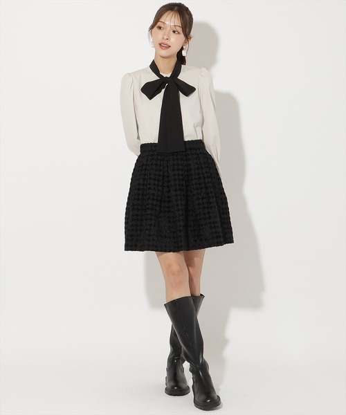 AND COUTURE（アンドクチュール）の「千鳥ジャガードミニスカート（スカート・レディース・ブラック/ネイビー・MEDIUM/SMALL）」の15枚目の写真