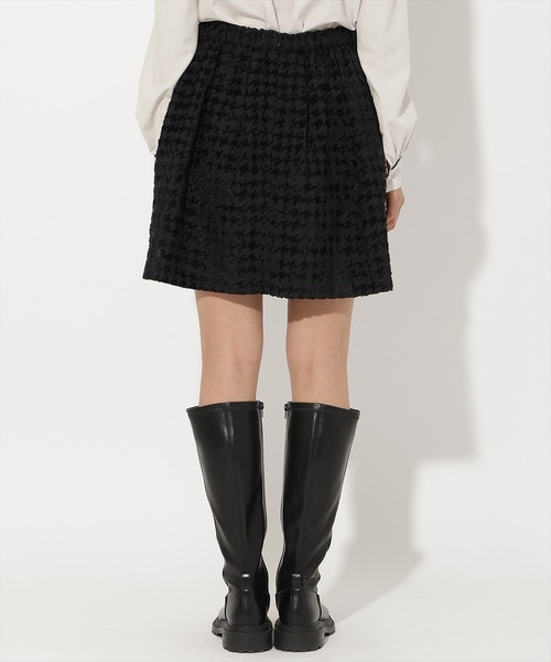 AND COUTURE（アンドクチュール）の「千鳥ジャガードミニスカート（スカート・レディース・ブラック/ネイビー・MEDIUM/SMALL）」の6枚目の写真