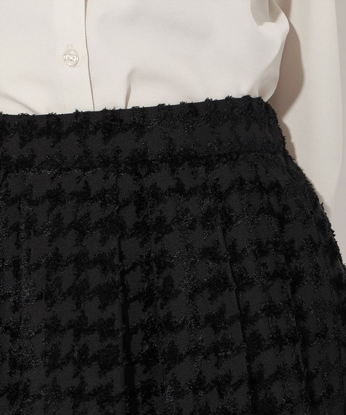 AND COUTURE（アンドクチュール）の「千鳥ジャガードミニスカート（スカート・レディース・ブラック/ネイビー・MEDIUM/SMALL）」の7枚目の写真