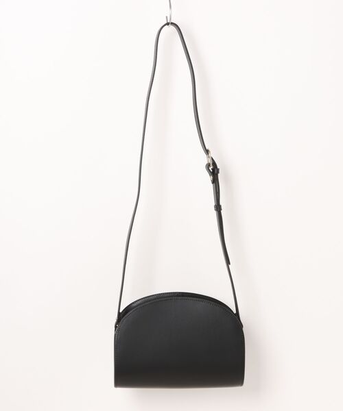 A.P.C.（アーペーセー）の「SAC DEMI-LUNE（ショルダーバッグ・レディース・ブラック・ONESIZE）」の2枚目の写真