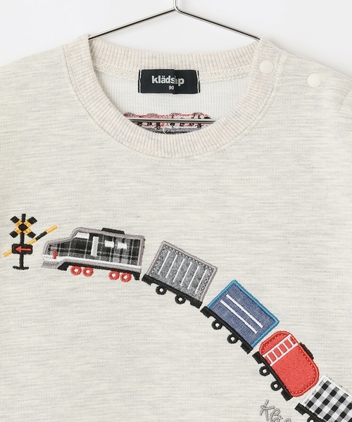 kladskap(クレードスコープ)の「電車アップリケベストレイヤード風プルオーバー(スウェット・キッズ・ブラック/ホワイト系その他・90cm/100cm/110cm/120cm)」の4枚目の写真