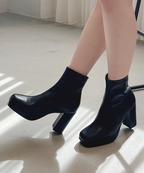 ORiental TRaffic(オリエンタルトラフィック)の「【 厚底 】 プラットフォーム ヒール ショートブーツ /51410(ブーツ・レディース・ブラック/ブラウン/レッド・S/M/L/LL)」の1枚目の写真