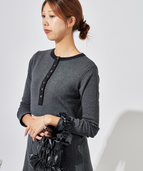 MILLER(ミラー)の「R.P.miller/ミラー PANELRIB Henley OP センタースリット フレアワンピース(ワンピース・レディース・ブラック×ホワイト/ブラウン/レッド/ブラック/ブルー・FREE)」の7枚目の写真