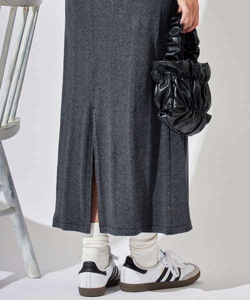 MILLER(ミラー)の「R.P.miller/ミラー PANELRIB Henley OP センタースリット フレアワンピース(ワンピース・レディース・ブラック×ホワイト/ブラウン/レッド/ブラック/ブルー・FREE)」の14枚目の写真