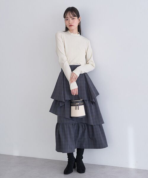 earth music&ecology(アースミュージックアンドエコロジー)の「ラメテレコハイネックプルオーバー(Tシャツ/カットソー・レディース・アイボリー/グレー/ブラック/ベージュ・S/M)」の21枚目の写真