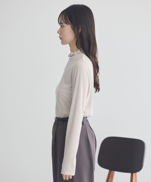 earth music&ecology(アースミュージックアンドエコロジー)の「ラメテレコハイネックプルオーバー(Tシャツ/カットソー・レディース・アイボリー/グレー/ブラック/ベージュ・S/M)」の18枚目の写真