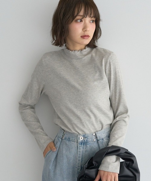 earth music&ecology(アースミュージックアンドエコロジー)の「ラメテレコハイネックプルオーバー(Tシャツ/カットソー・レディース・アイボリー/グレー/ブラック/ベージュ・S/M)」の1枚目の写真