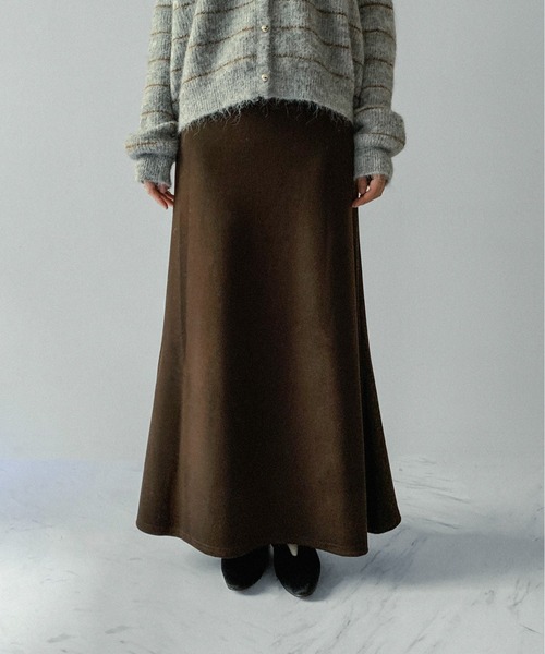 on:nue（オンニュ）の「【on:nue】[サイズ展開あり！/4色展開] ウールライクフレアマキシリラックススカート（スカート・レディース・グレー/ブラック/アイボリー/ブラウン・LARGE/MEDIUM）」の5枚目の写真