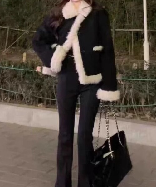 Mejoul（メジュール）の「コーデュロイボアパイピングジャケット（その他アウター・レディース・ブラック・M/L）」の2枚目の写真