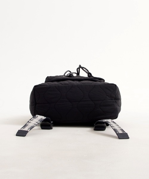 PENDLETON（ペンドルトン）の「PENDLETON ペンドルトン DIAMOND RIDGE QUILTING KNAPSACK ダイアモンドリッジ キルティング ナップサック（バックパック/リュック・レディース・オリーブドラブ/ブラック・FREE）」の8枚目の写真