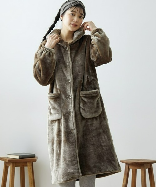 nissen（ニッセン）の「毛布屋さんが作った　あったかルームワンピース（着る毛布）（ガウン/バスローブ・レディース・グレイッシュベージュ/グレー/モカ/ピンク・S/M/L/LL/3L）」の2枚目の写真