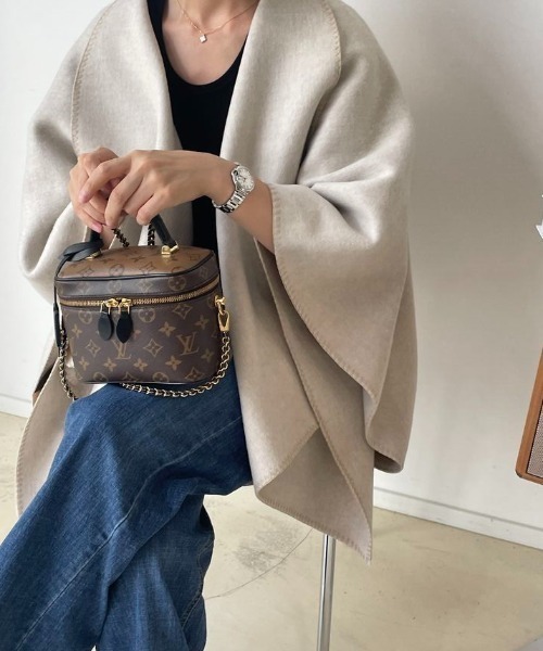 Diosfront（ディオスフロント）の「オーバーサイズニットメルトンポンチョ（ポンチョ・レディース・グレー/キャメル・FREE）」の5枚目の写真