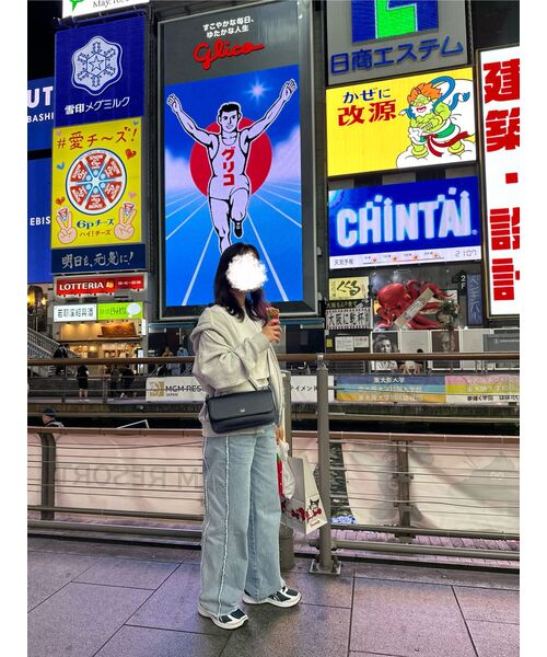 MUSINSA STANDARD WOMAN（ムシンサスタンダードウーマン）の「ウィメンズフレイサイドワイドデニムパンツ[ライトインディゴ]（デニムパンツ・レディース・その他・30/24/25/26/27/28/29）」の13枚目の写真