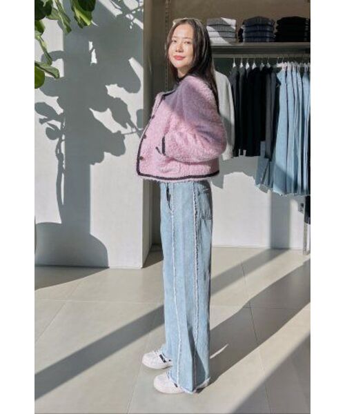 MUSINSA STANDARD WOMAN（ムシンサスタンダードウーマン）の「ウィメンズフレイサイドワイドデニムパンツ[ライトインディゴ]（デニムパンツ・レディース・その他・30/24/25/26/27/28/29）」の16枚目の写真