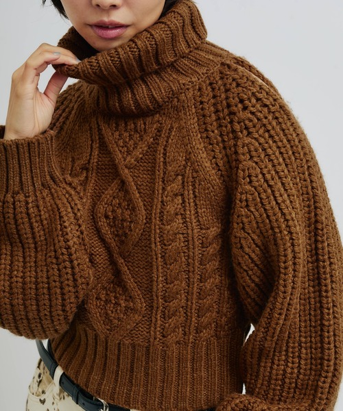 atmos pink(アトモスピンク)の「atmos pink Slit Cable Knit Tops / アトモス ピンク スリット ケーブル ニット トップス(ニット/セーター・レディース・オフホワイト/ブラウン/グリーン・FREE)」の13枚目の写真
