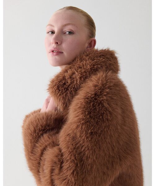 kate spade new york（ケイトスペード ニューヨーク）の「フォー ファー ジャケット（その他アウター・レディース・ブラウン・MEDIUM/SMALL/X-SMALL）」の3枚目の写真