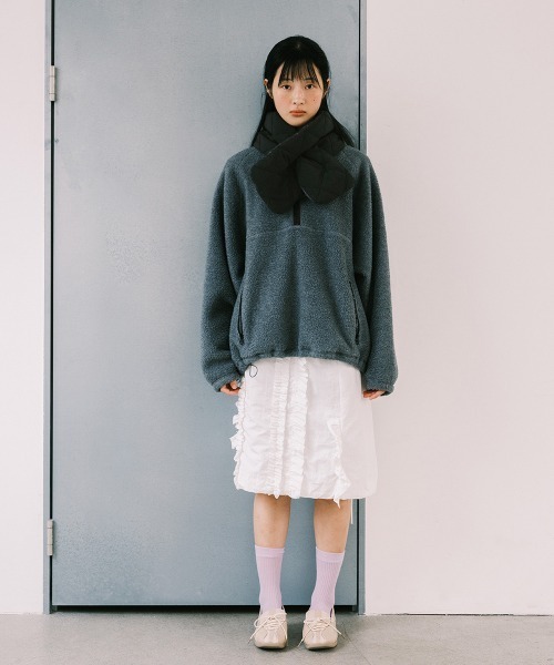 ROCKFISH WEATHERWEAR(ロックフィッシュウェザーウェア)の「PADDED NYLON SCARF(マフラー・レディース・ブラック/クリーム/スカイブルー/マスタード/ベージュ・FREE)」の7枚目の写真