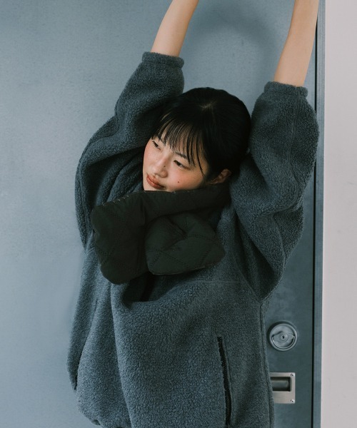 ROCKFISH WEATHERWEAR(ロックフィッシュウェザーウェア)の「PADDED NYLON SCARF(マフラー・レディース・ブラック/クリーム/スカイブルー/マスタード/ベージュ・FREE)」の8枚目の写真