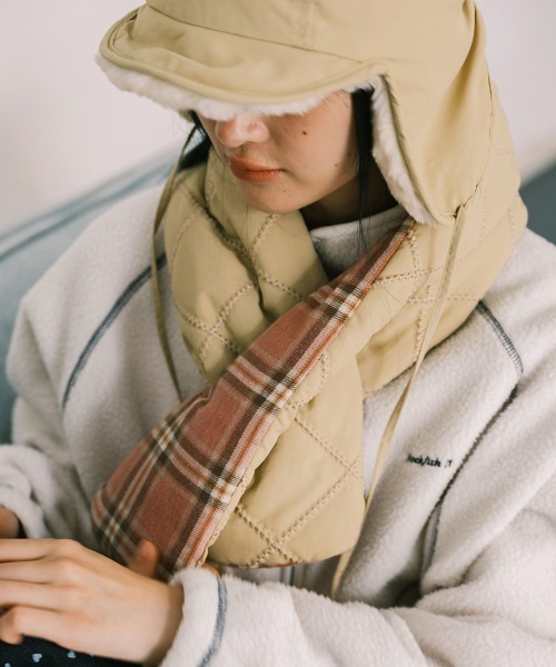 ROCKFISH WEATHERWEAR(ロックフィッシュウェザーウェア)の「PADDED NYLON SCARF(マフラー・レディース・ブラック/クリーム/スカイブルー/マスタード/ベージュ・FREE)」の11枚目の写真
