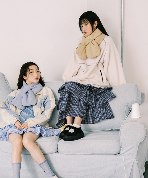 ROCKFISH WEATHERWEAR(ロックフィッシュウェザーウェア)の「PADDED NYLON SCARF(マフラー・レディース・ブラック/クリーム/スカイブルー/マスタード/ベージュ・FREE)」の12枚目の写真