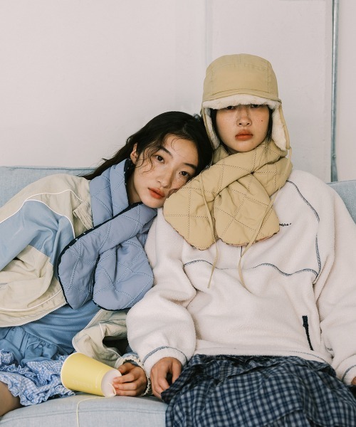 ROCKFISH WEATHERWEAR(ロックフィッシュウェザーウェア)の「PADDED NYLON SCARF(マフラー・レディース・ブラック/クリーム/スカイブルー/マスタード/ベージュ・FREE)」の13枚目の写真