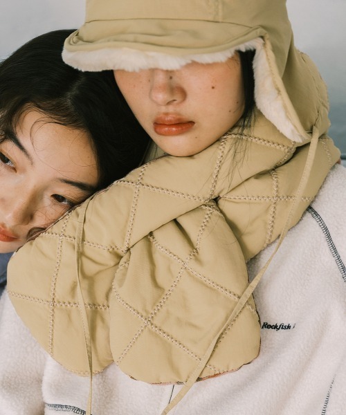 ROCKFISH WEATHERWEAR(ロックフィッシュウェザーウェア)の「PADDED NYLON SCARF(マフラー・レディース・ブラック/クリーム/スカイブルー/マスタード/ベージュ・FREE)」の14枚目の写真