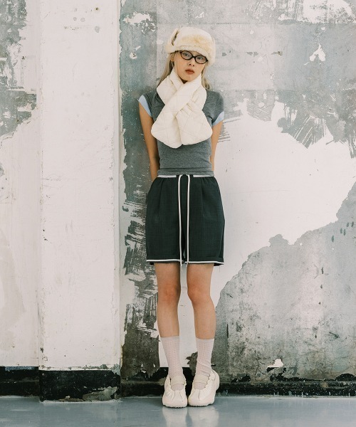 ROCKFISH WEATHERWEAR(ロックフィッシュウェザーウェア)の「PADDED NYLON SCARF(マフラー・レディース・ブラック/クリーム/スカイブルー/マスタード/ベージュ・FREE)」の17枚目の写真