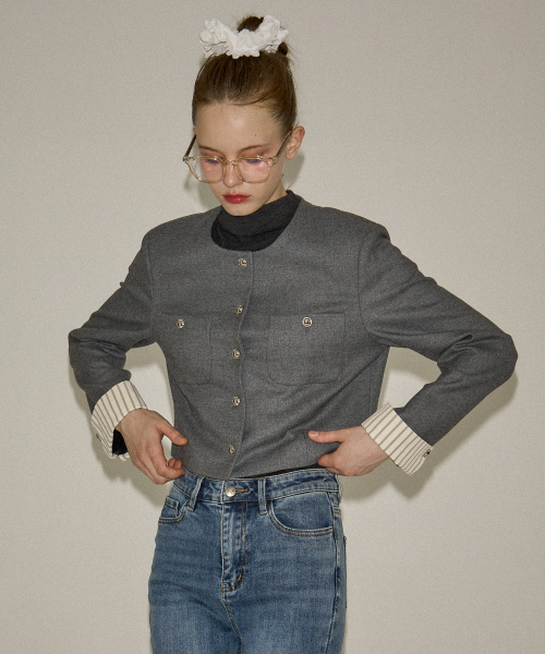 SALON DE YOHN(サロンドヨーン)の「Cuffs Crop Jacket_ Gray(テーラードジャケット・レディース・グレー・SMALL/MEDIUM)」の1枚目の写真