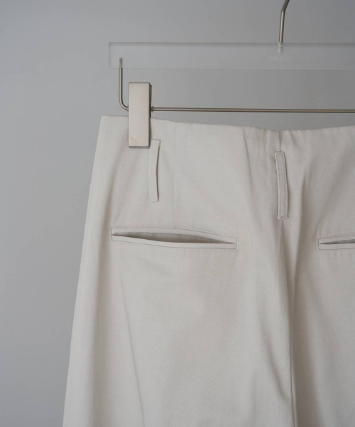 anuke(アンヌーク)の「anuke Twill Loose Pants ツイルルーズパンツ/62610708(その他パンツ・レディース・ベージュ/アイボリー・36/38)」の15枚目の写真