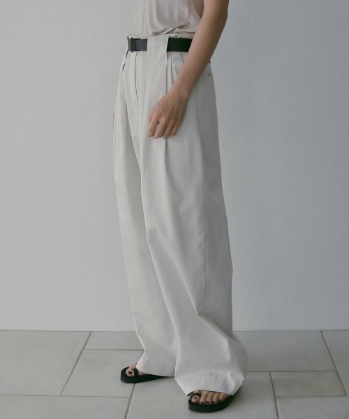anuke(アンヌーク)の「anuke Twill Loose Pants ツイルルーズパンツ/62610708(その他パンツ・レディース・ベージュ/アイボリー・36/38)」の4枚目の写真