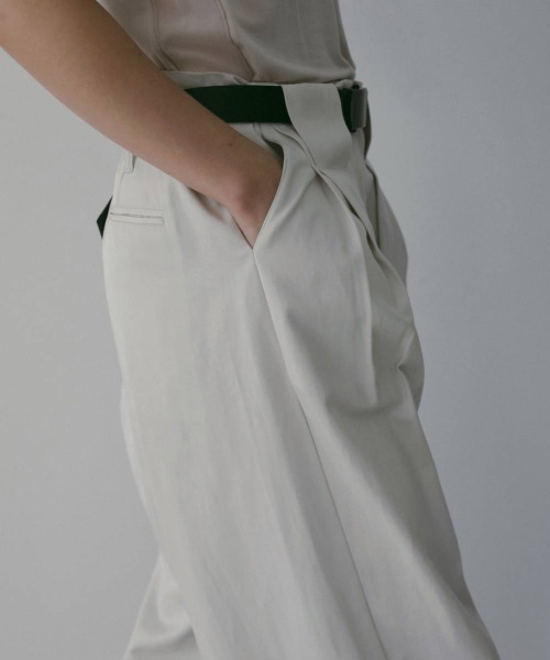 anuke(アンヌーク)の「anuke Twill Loose Pants ツイルルーズパンツ/62610708(その他パンツ・レディース・ベージュ/アイボリー・36/38)」の6枚目の写真