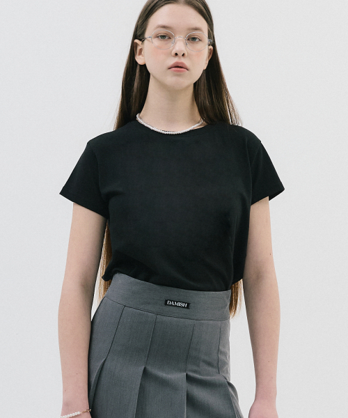 DAMISH(ダミシュ)の「ベーシックセミクルーネックTシャツ_ブラック(Tシャツ/カットソー・レディース・ブラック・SMALL/MEDIUM)」の2枚目の写真