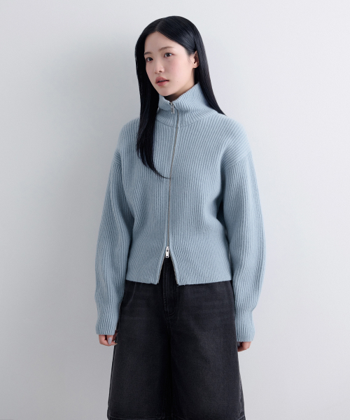 MUSINSA STANDARD WOMAN（ムシンサスタンダードウーマン）の「ウィメンズラムウールリブニットジップアップ[ブルーグレー]（カーディガン/ボレロ・レディース・その他・MEDIUM/SMALL/LARGE）」の2枚目の写真