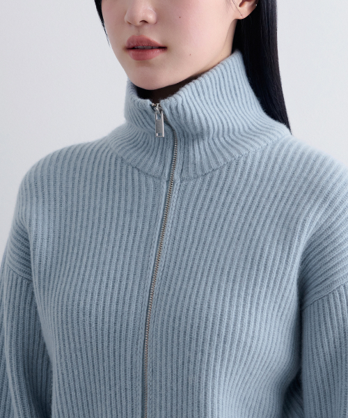MUSINSA STANDARD WOMAN（ムシンサスタンダードウーマン）の「ウィメンズラムウールリブニットジップアップ[ブルーグレー]（カーディガン/ボレロ・レディース・その他・MEDIUM/SMALL/LARGE）」の4枚目の写真